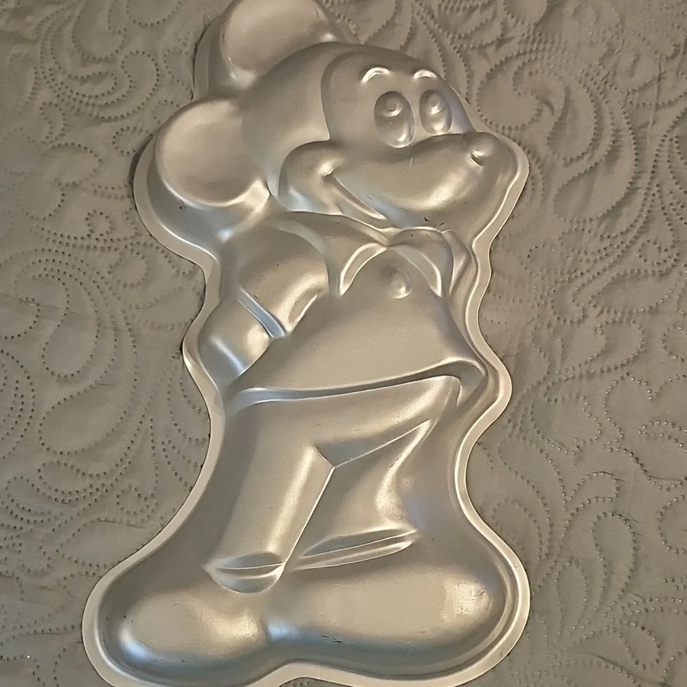 Disney Mickey Mouse Cake Pan Vintage/Retired Circa 1978